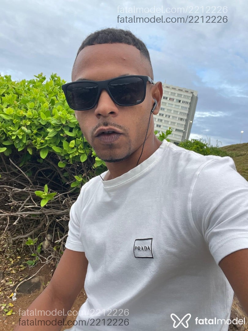 Acompanhante homem loira (o) de olhos pretos em Salvador - Driel Dotato