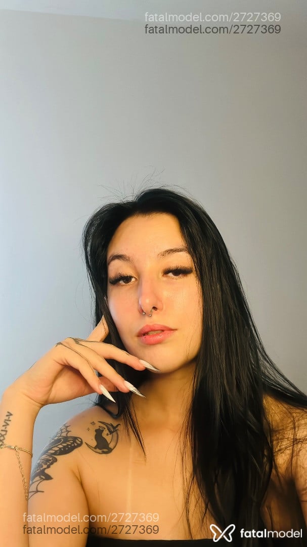 Acompanhante mulher com cabelo castanho de olhos castanhos - Lelezinha Acompanhante mulher com cabelo castanho de olhos castanhos - Lelezinha