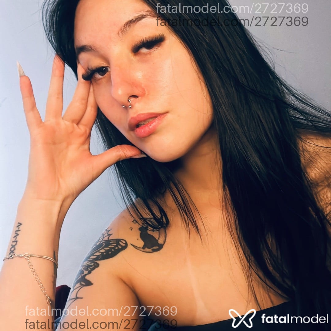 Acompanhante mulher com cabelo castanho de olhos castanhos - Lelezinha Acompanhante mulher com cabelo castanho de olhos castanhos - Lelezinha