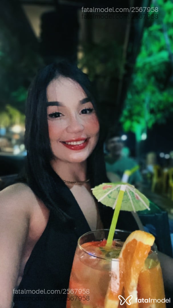 Acompanhante mulher com cabelo castanho de olhos castanhos em Luís Eduardo Magalhães - Andresa