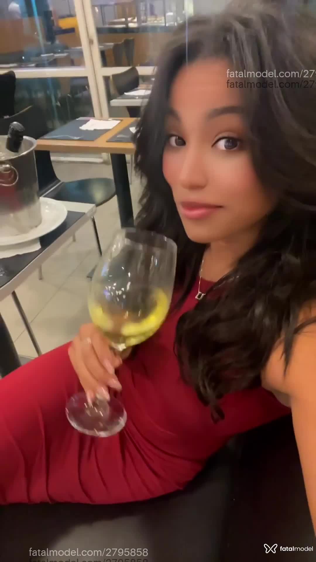 Acompanhante mulher com cabelo castanho de olhos castanhos em Salvador - Maria Eduarda