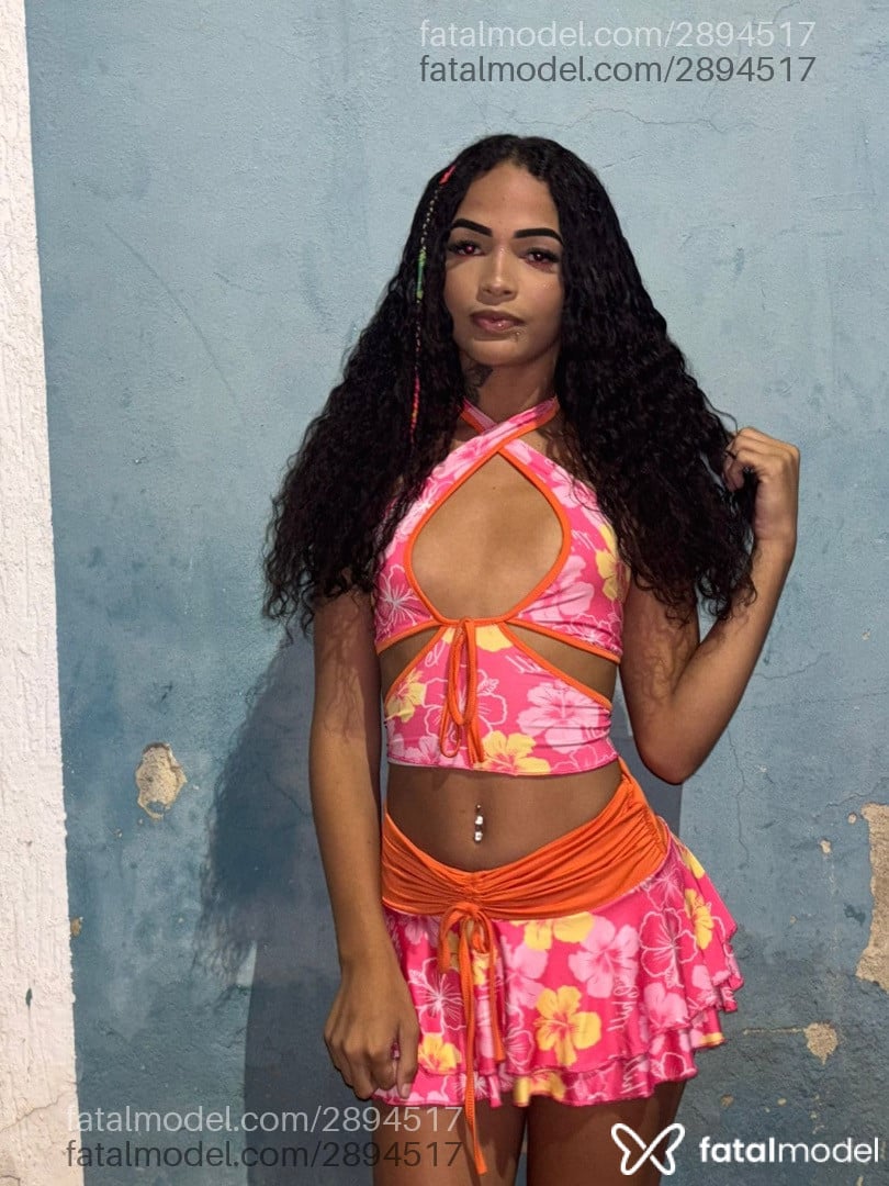 Acompanhante mulher trans morena (o) de olhos castanhos em Rio de Janeiro - Larissa