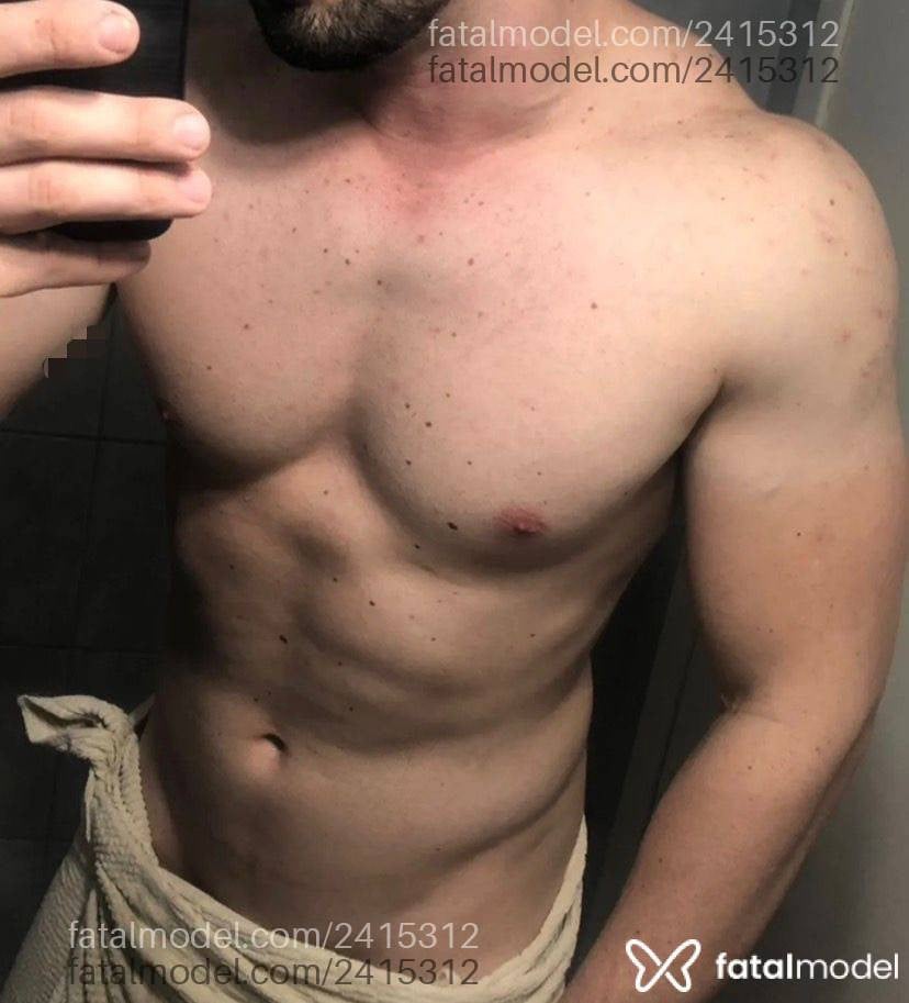 Acompanhante homem com cabelo castanho de olhos castanhos em Piratuba - Lucas