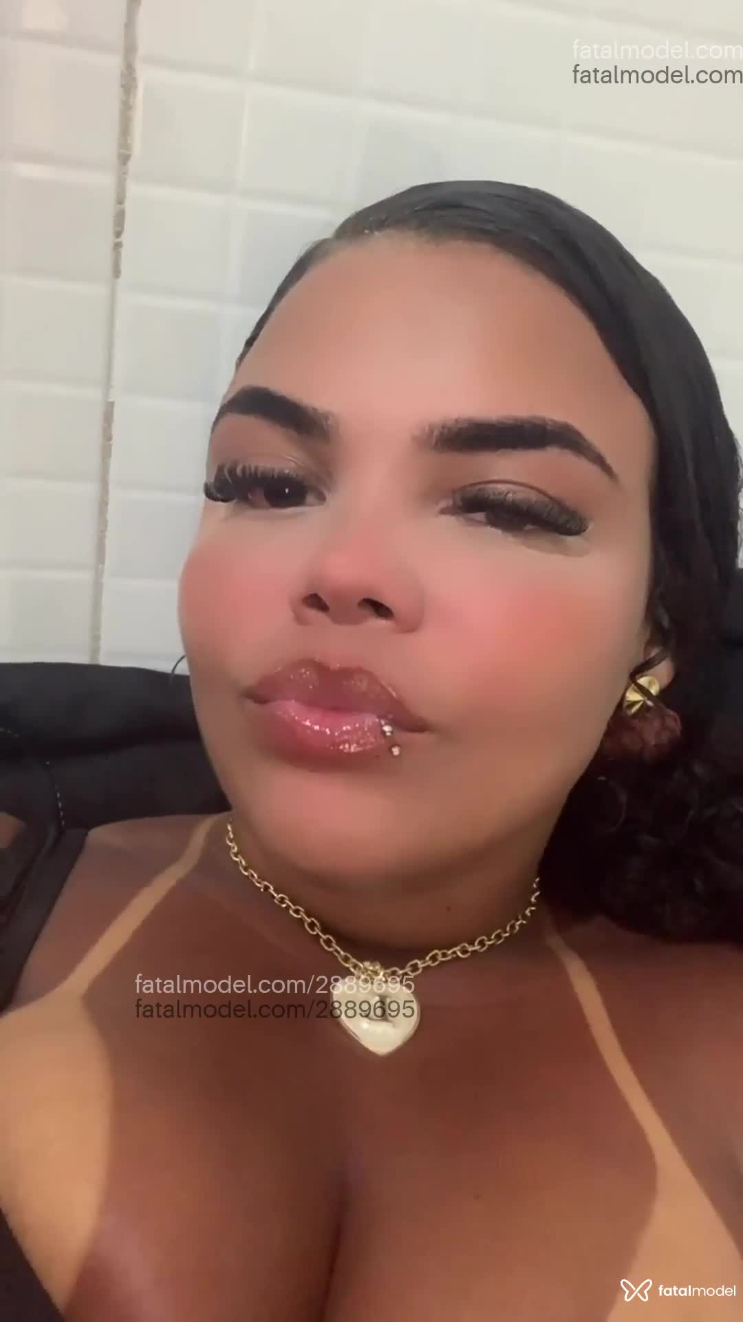 Acompanhante mulher morena (o) de olhos castanhos em Volta Redonda - Daffyni
