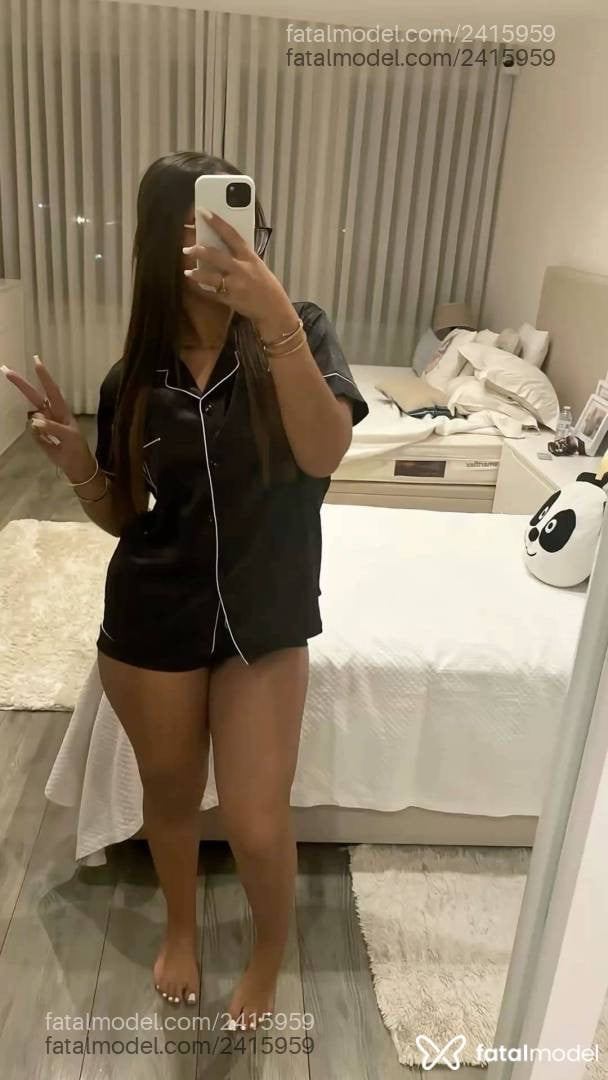 Acompanhante mulher com cabelo castanho de olhos castanhos - Larissa Acompanhante mulher com cabelo castanho de olhos castanhos - Larissa