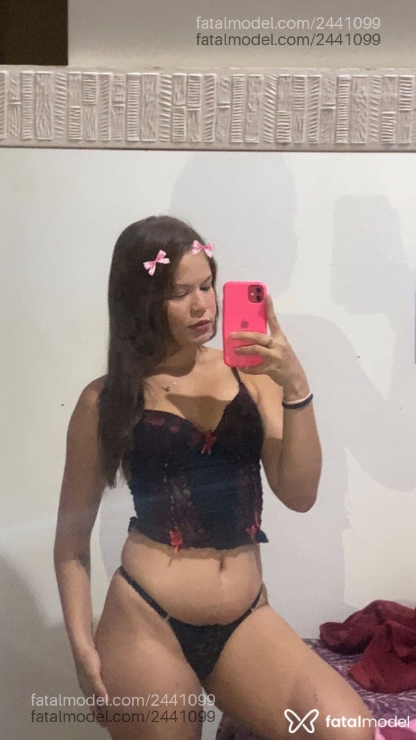 Acompanhante mulher ruiva (o) de olhos castanhos - Yara