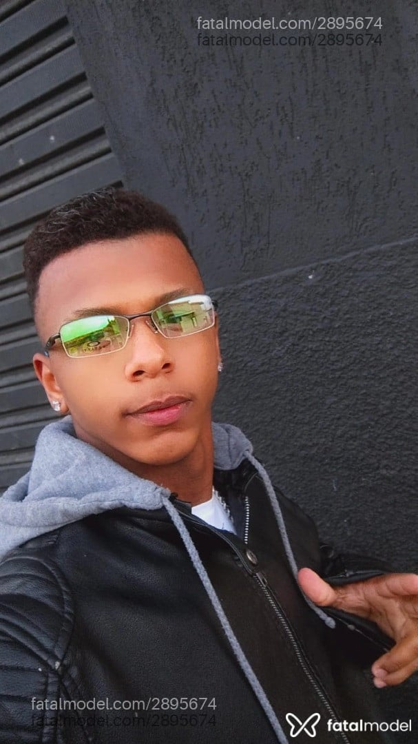 Acompanhante homem morena (o) de olhos pretos em Guarulhos Acompanhante homem morena (o) de olhos pretos em Guarulhos - Pretão Zl