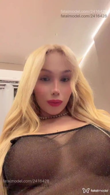 Acompanhante mulher trans loira (o) de olhos castanhos em Balneário Camboriú Acompanhante mulher trans loira (o) de olhos castanhos em Balneário Camboriú - Nicole Almeida