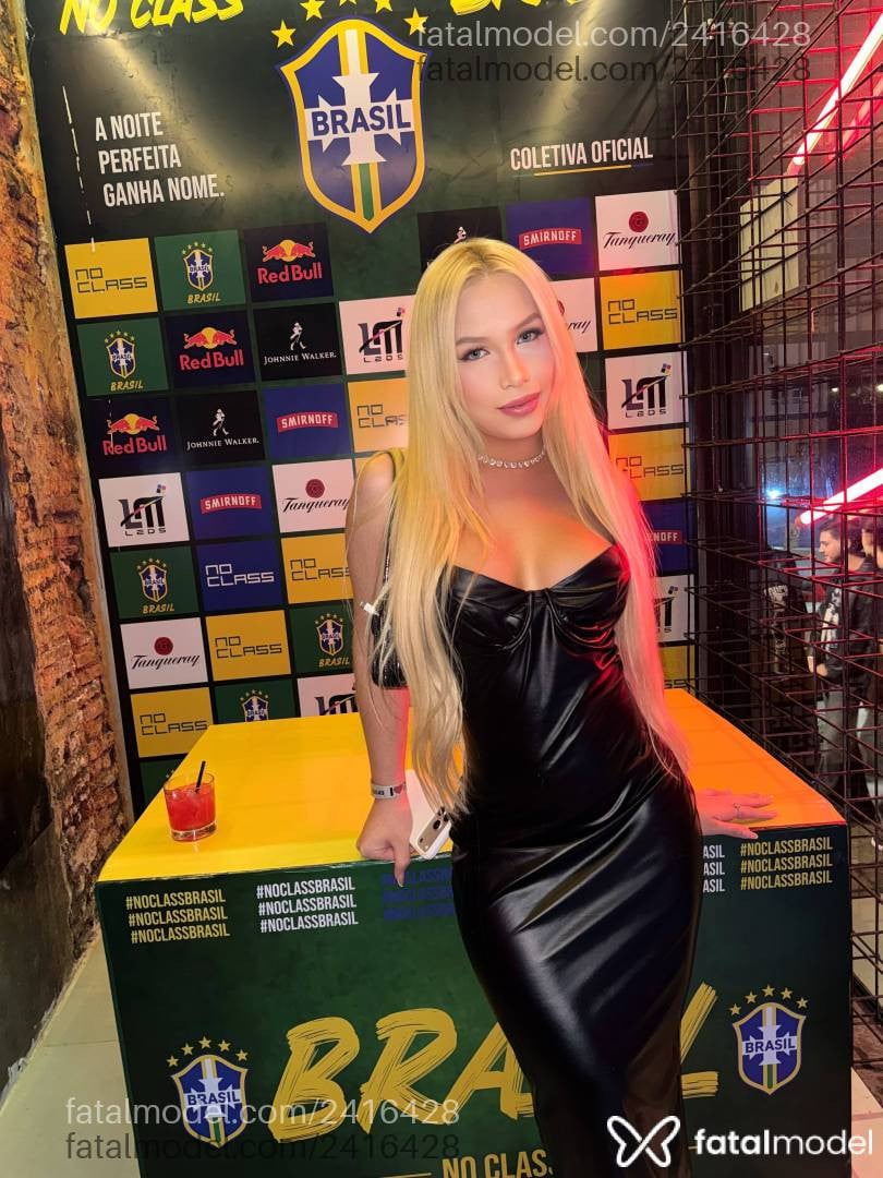 Acompanhante mulher trans loira (o) de olhos castanhos em Balneário Camboriú - Nicole Almeida