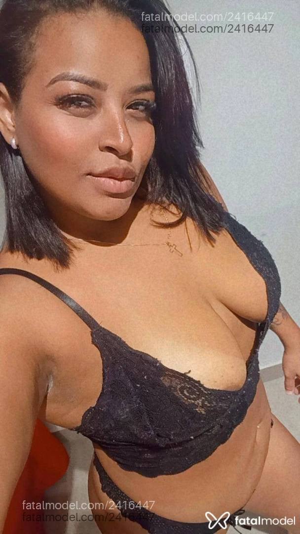 Acompanhante mulher loira (o) de olhos castanhos - Raquelzinha