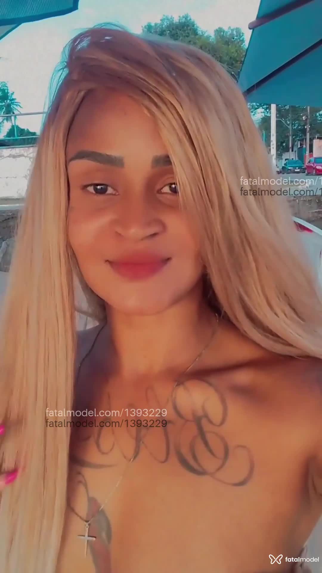 Acompanhante mulher loira (o) de olhos pretos - Jéssica Cobra Acompanhante mulher loira (o) de olhos pretos - Jéssica Cobra