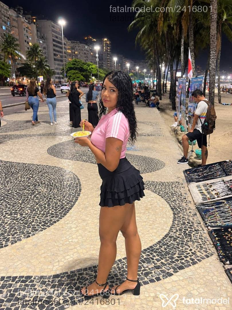 Acompanhante mulher morena (o) de olhos mel - Tainá