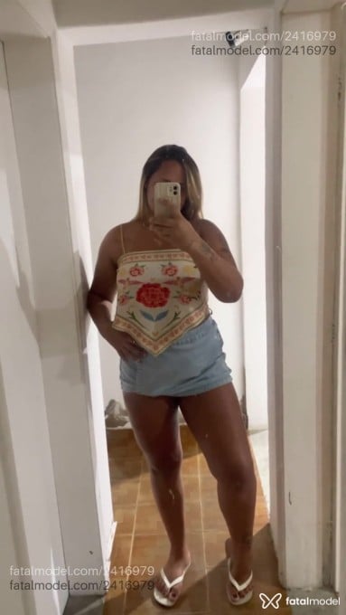 Acompanhante mulher loira (o) de olhos mel em Campos dos Goytacazes - Livia