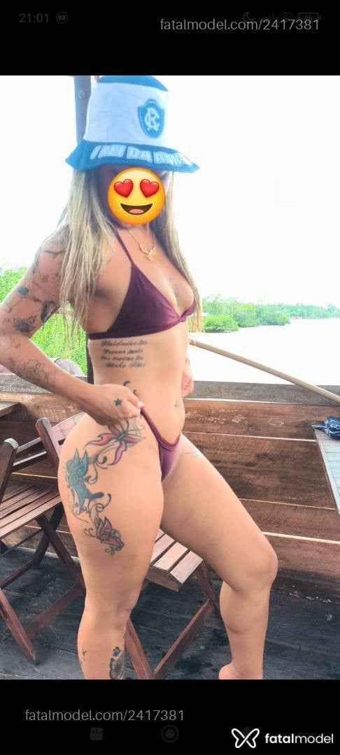 Acompanhante mulher com cabelo castanho de olhos castanhos - Carla