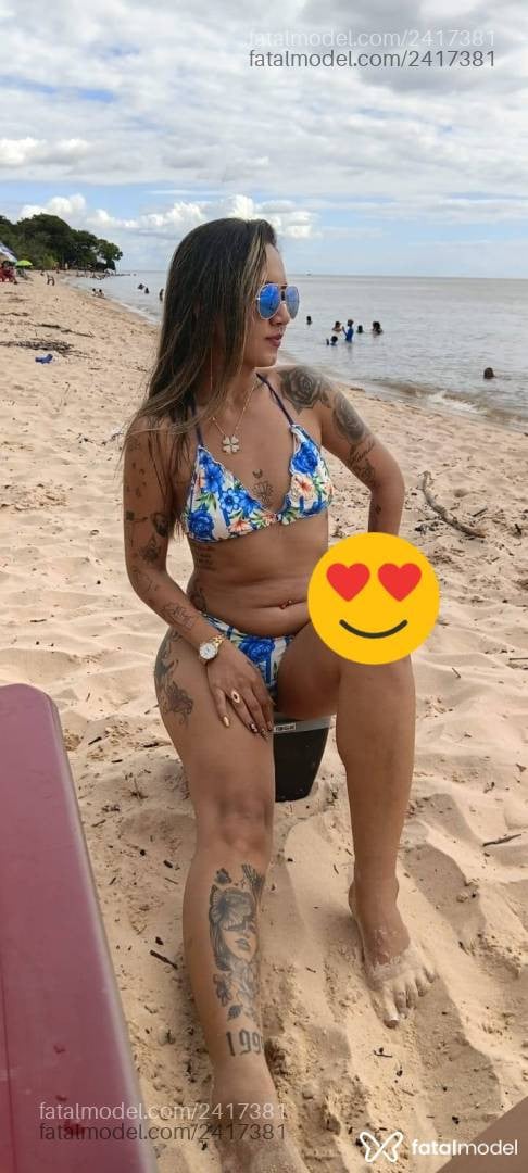 Acompanhante mulher com cabelo castanho de olhos castanhos - Carla