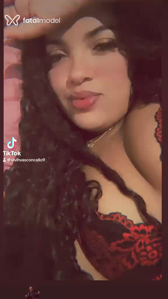 Acompanhante mulher morena (o) de olhos verdes - Vitória Freitas