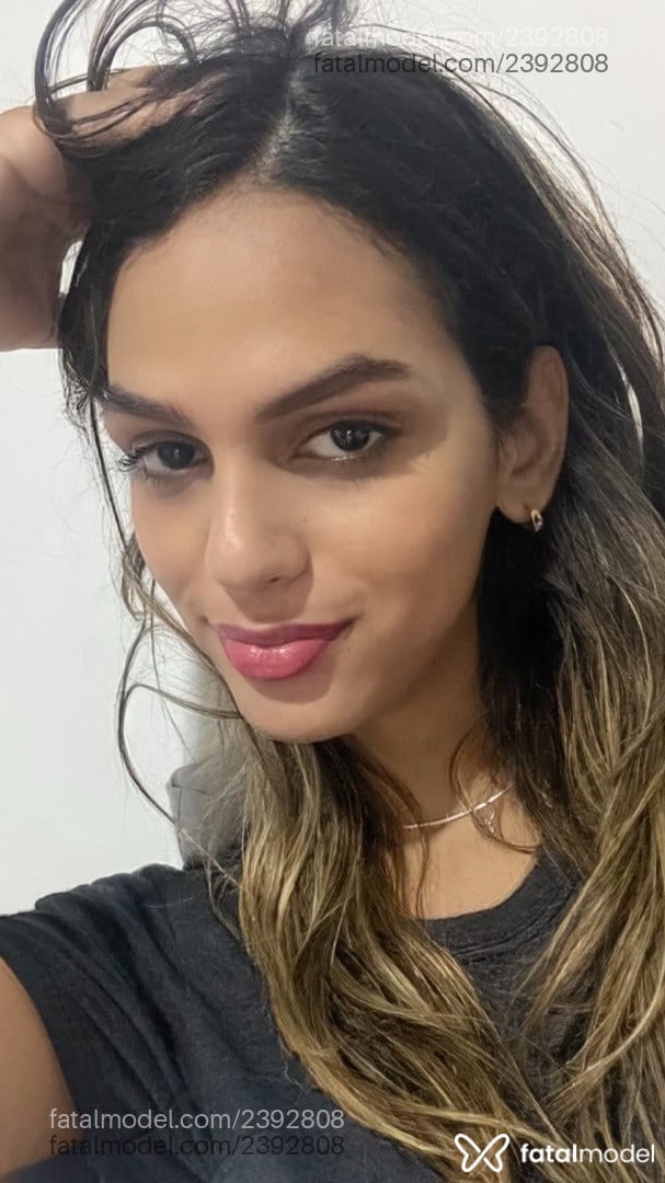 Acompanhante mulher trans loira (o) de olhos pretos em Salvador - Estrela Medeiros