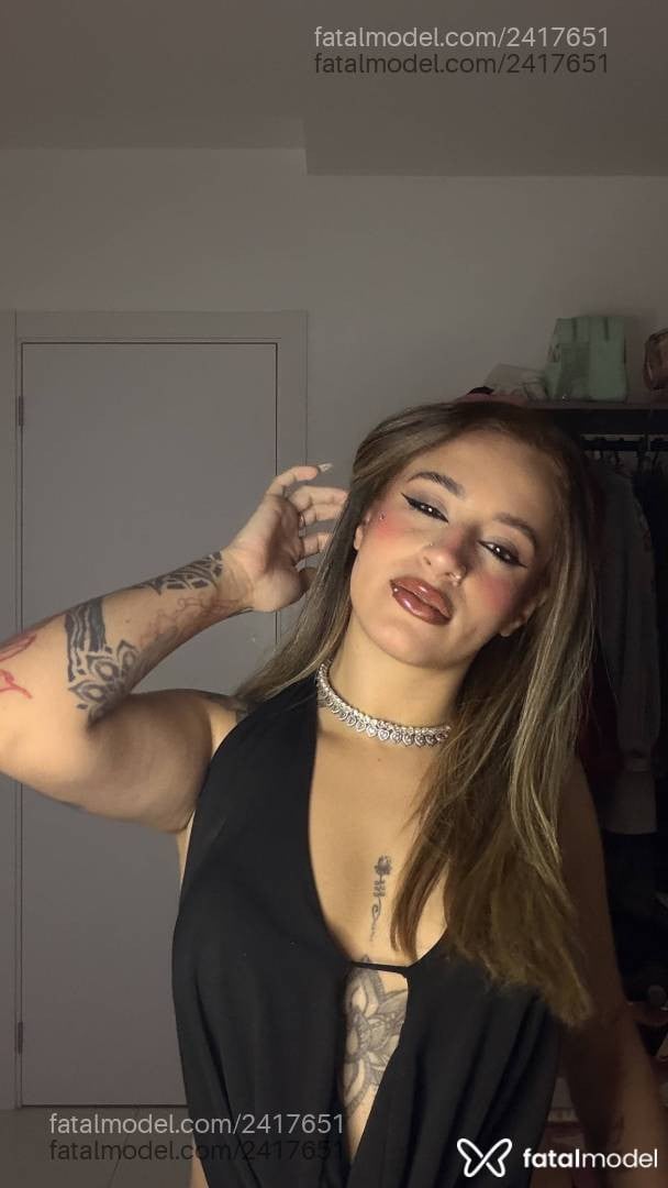 Acompanhante mulher com cabelo castanho de olhos castanhos - Maria Avilla