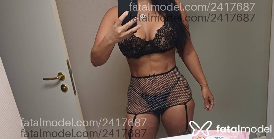 Acompanhante mulher morena (o) de olhos pretos - Daniela