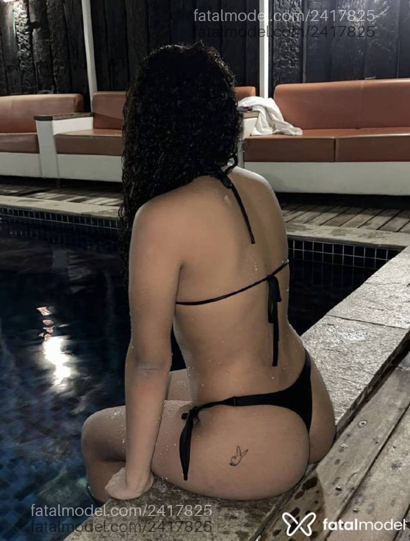 Acompanhante mulher morena (o) de olhos castanhos - Monikee