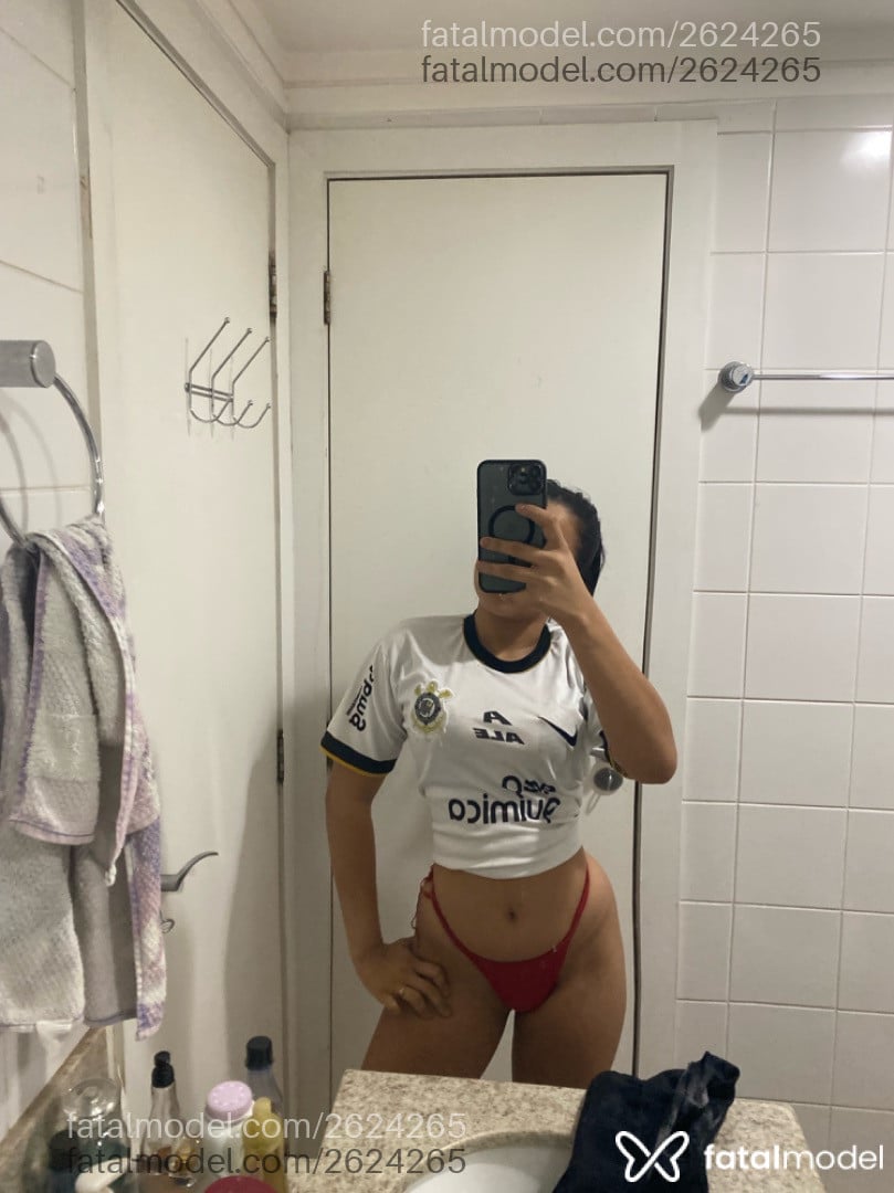 Acompanhante mulher morena (o) de olhos castanhos em Trindade Acompanhante mulher morena (o) de olhos castanhos em Trindade - Luna