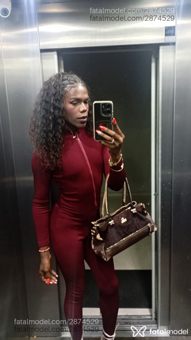 Acompanhante mulher trans morena (o) de olhos pretos em Palhoça Acompanhante mulher trans morena (o) de olhos pretos em Palhoça - Pérola Negra