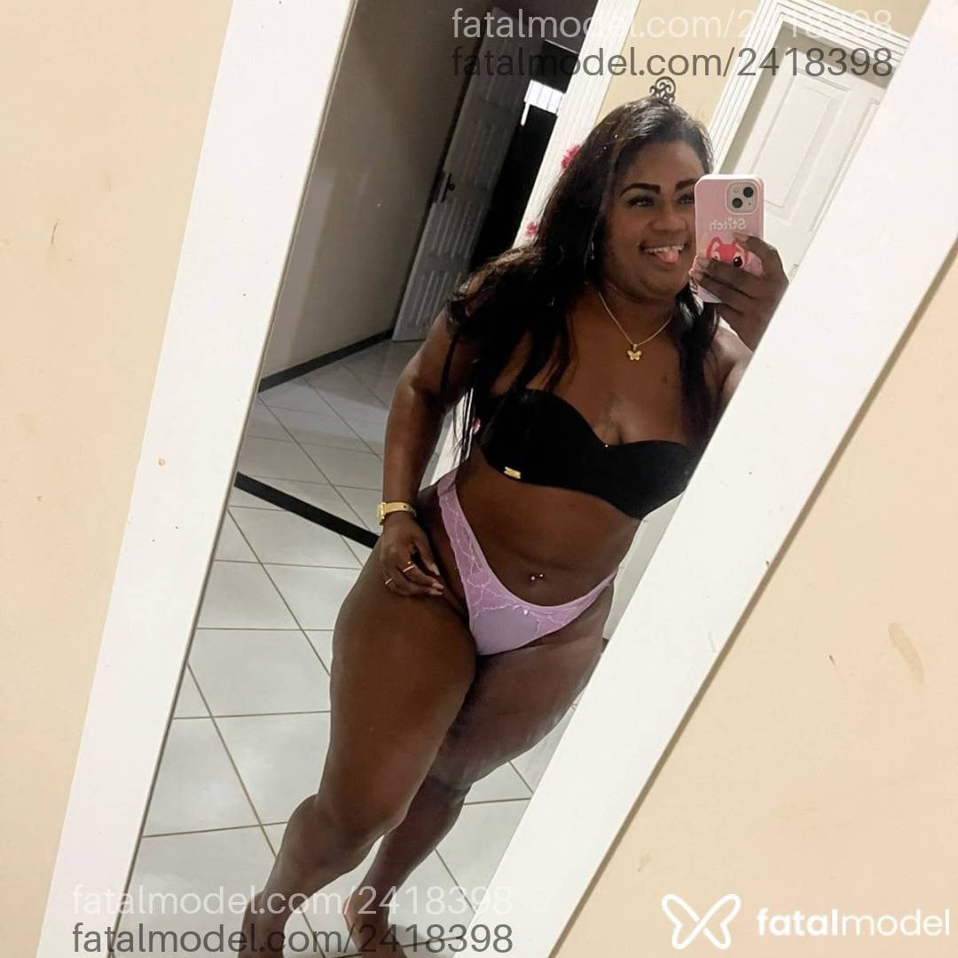 Acompanhante mulher morena (o) de olhos pretos - Cacau