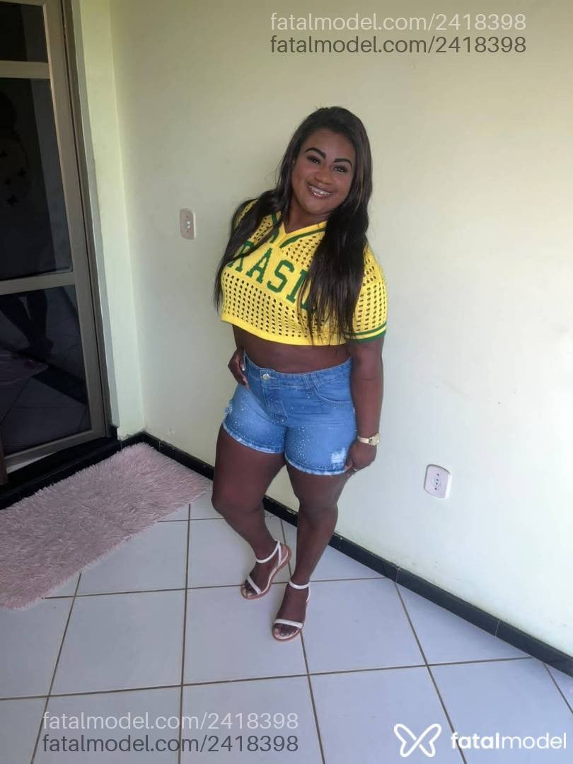 Acompanhante mulher morena (o) de olhos pretos - Cacau