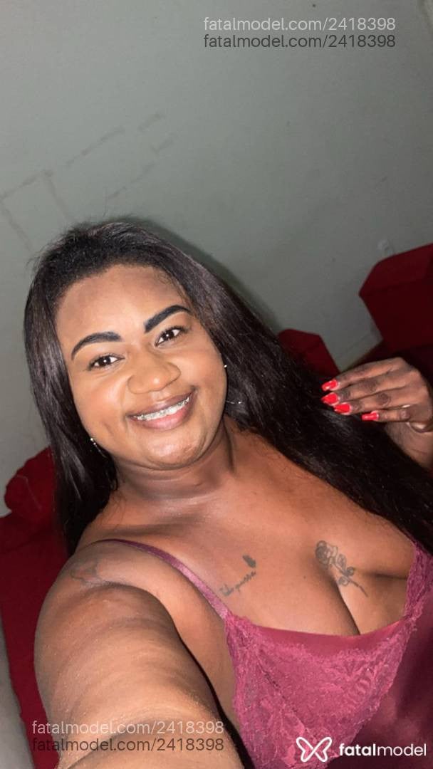 Acompanhante mulher morena (o) de olhos pretos - Cacau