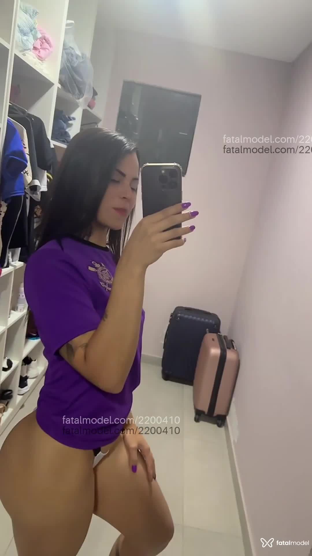 Acompanhante mulher com cabelo castanho de olhos castanhos - Cris Morena Acompanhante mulher com cabelo castanho de olhos castanhos - Cris Morena