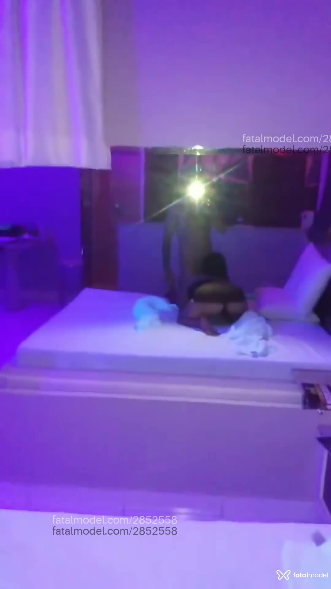Acompanhante mulher morena (o) de olhos castanhos - Larissa