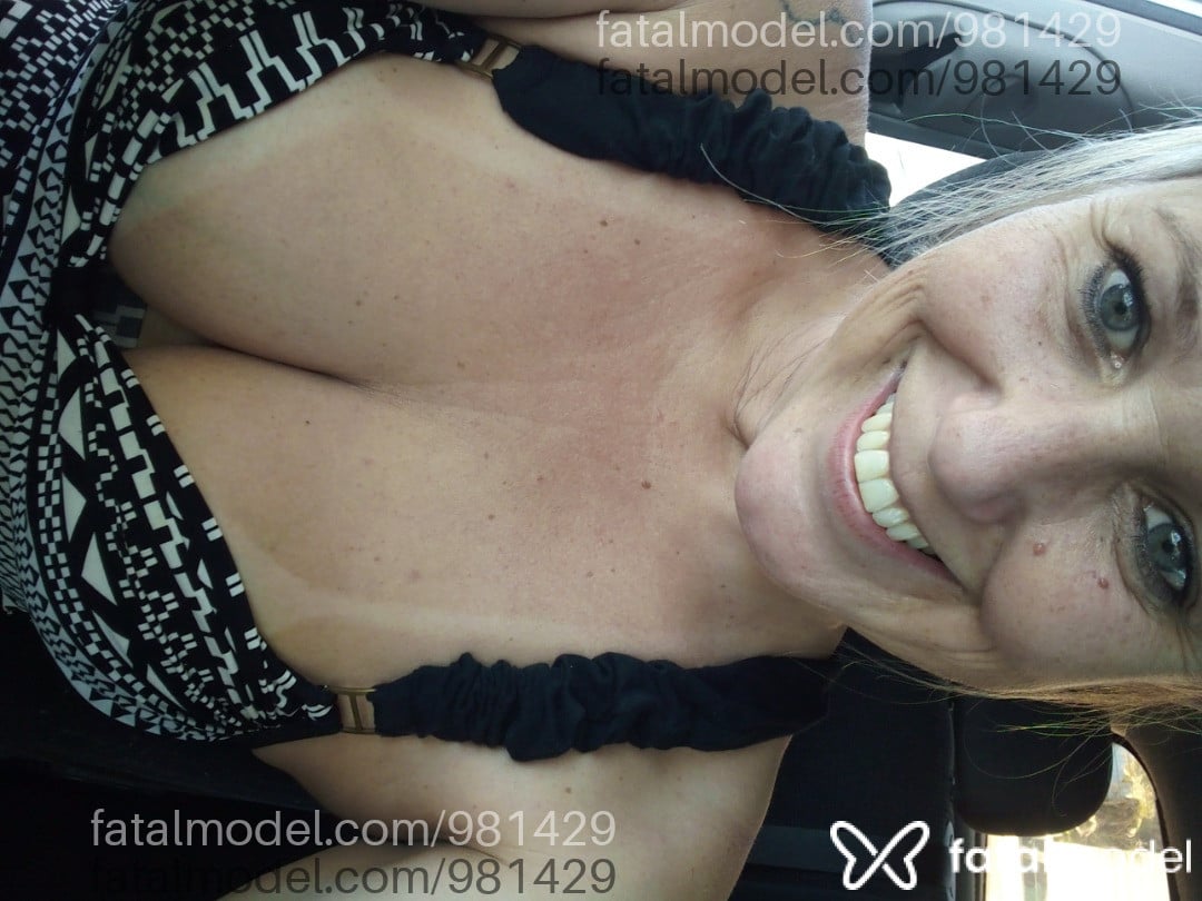 Acompanhante mulher loira (o) de olhos azuis em Tramandaí Acompanhante mulher loira (o) de olhos azuis em Tramandaí - Júlia Fontini