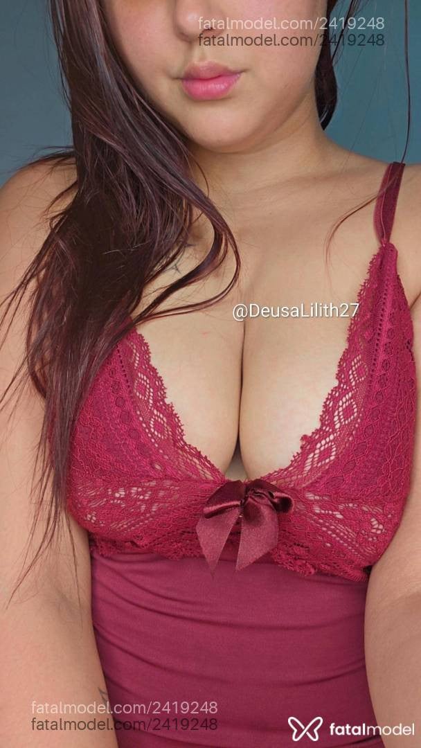 Acompanhante mulher morena (o) de olhos castanhos em Virtual - Deusalilith