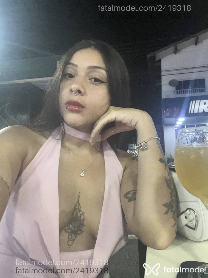 Acompanhante mulher com cabelo castanho de olhos castanhos em Belo Horizonte - Luna Guimarães
