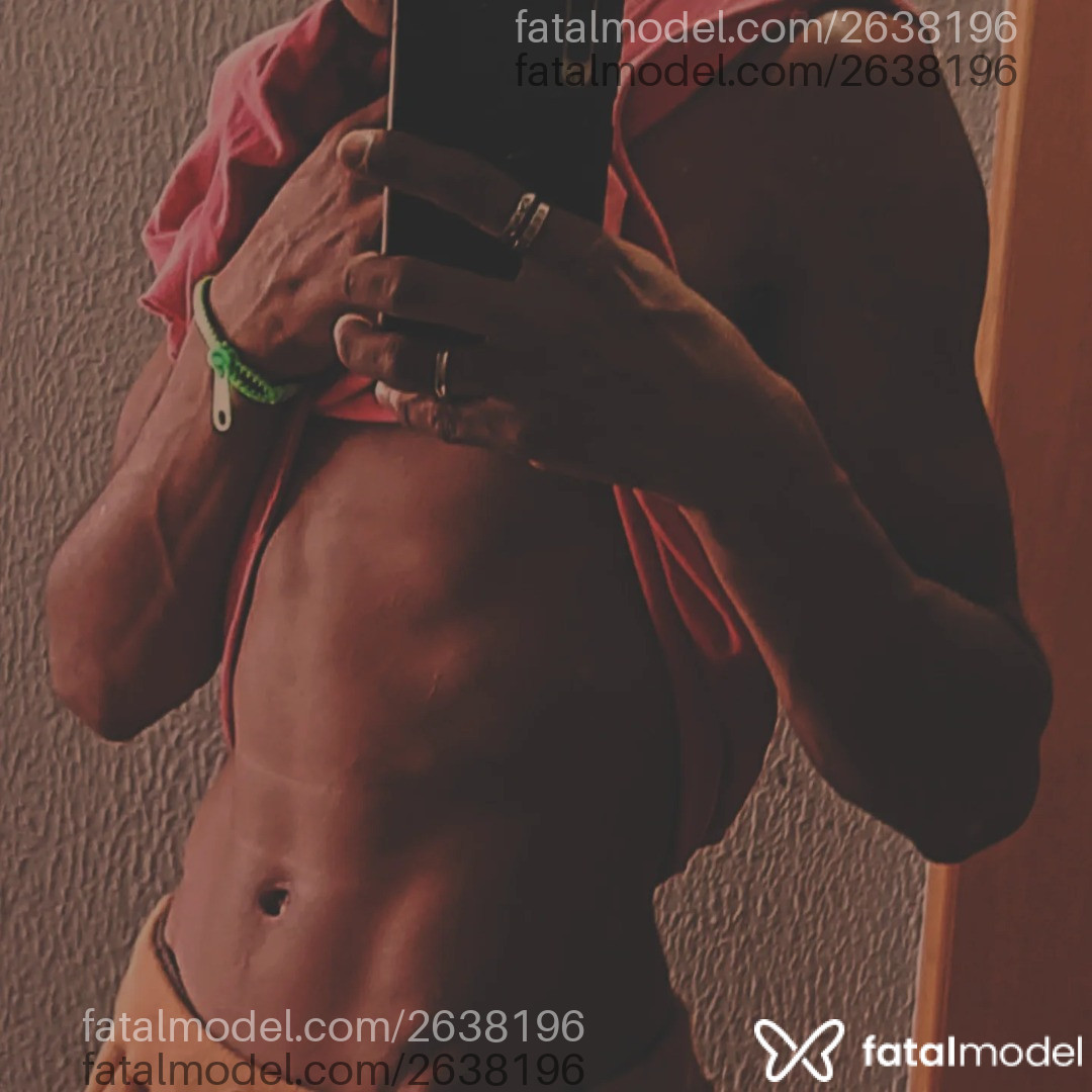 Acompanhante homem morena (o) de olhos castanhos em Maringá - Iian