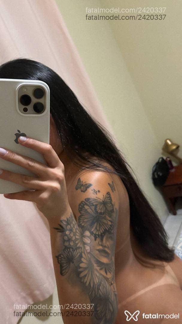 Acompanhante mulher morena (o) de olhos castanhos - Rabeschi