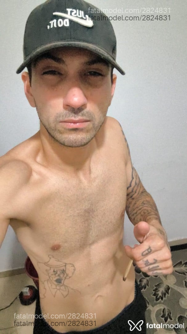 Acompanhante homem com cabelo castanho de olhos castanhos em Virtual - Junior Soares