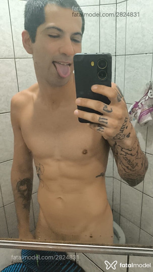 Acompanhante homem com cabelo castanho de olhos castanhos em Virtual - Junior Soares