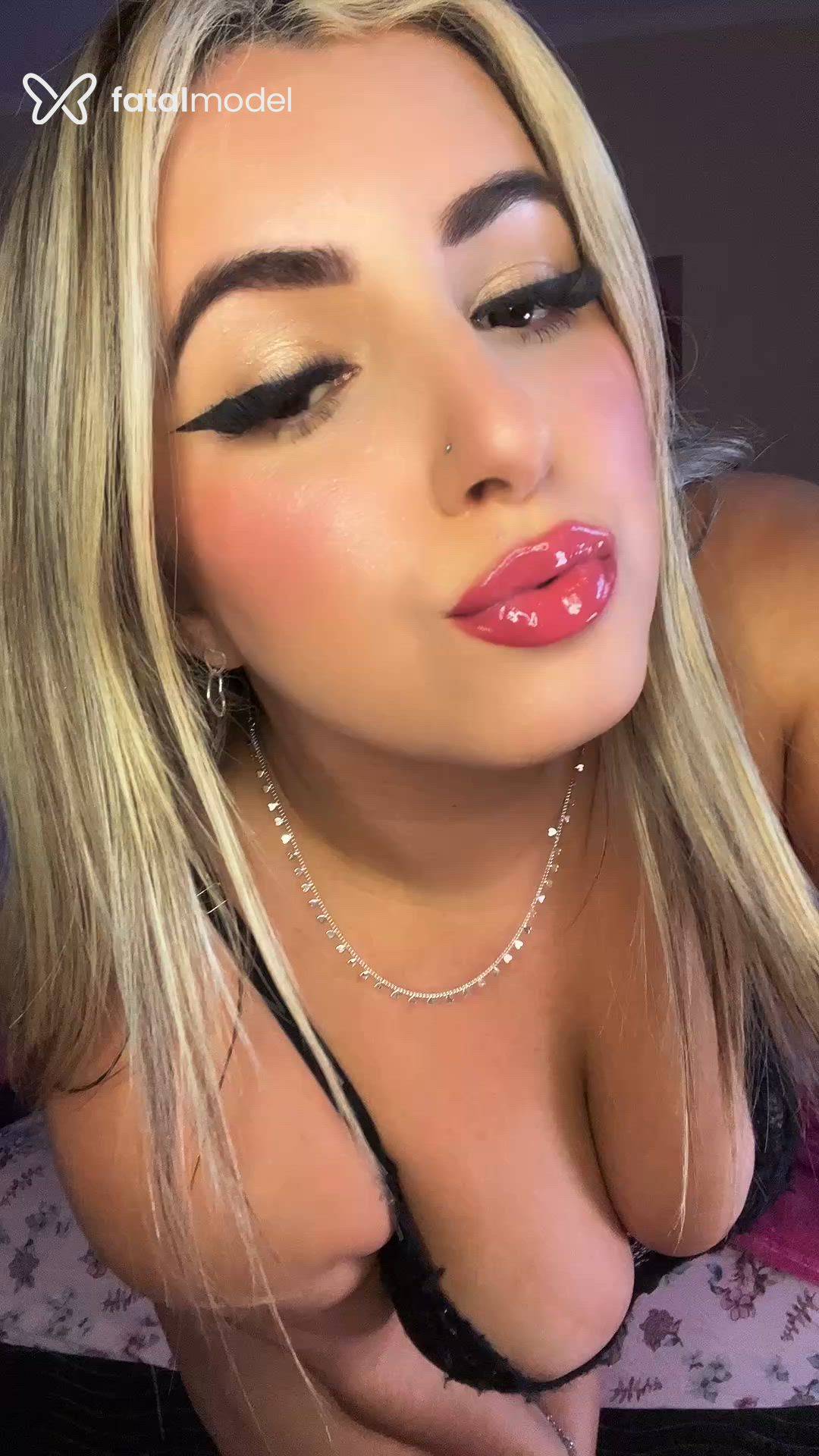 Acompanhante mulher loira (o) de olhos castanhos em Campinas Acompanhante mulher loira (o) de olhos castanhos em Campinas - Angel