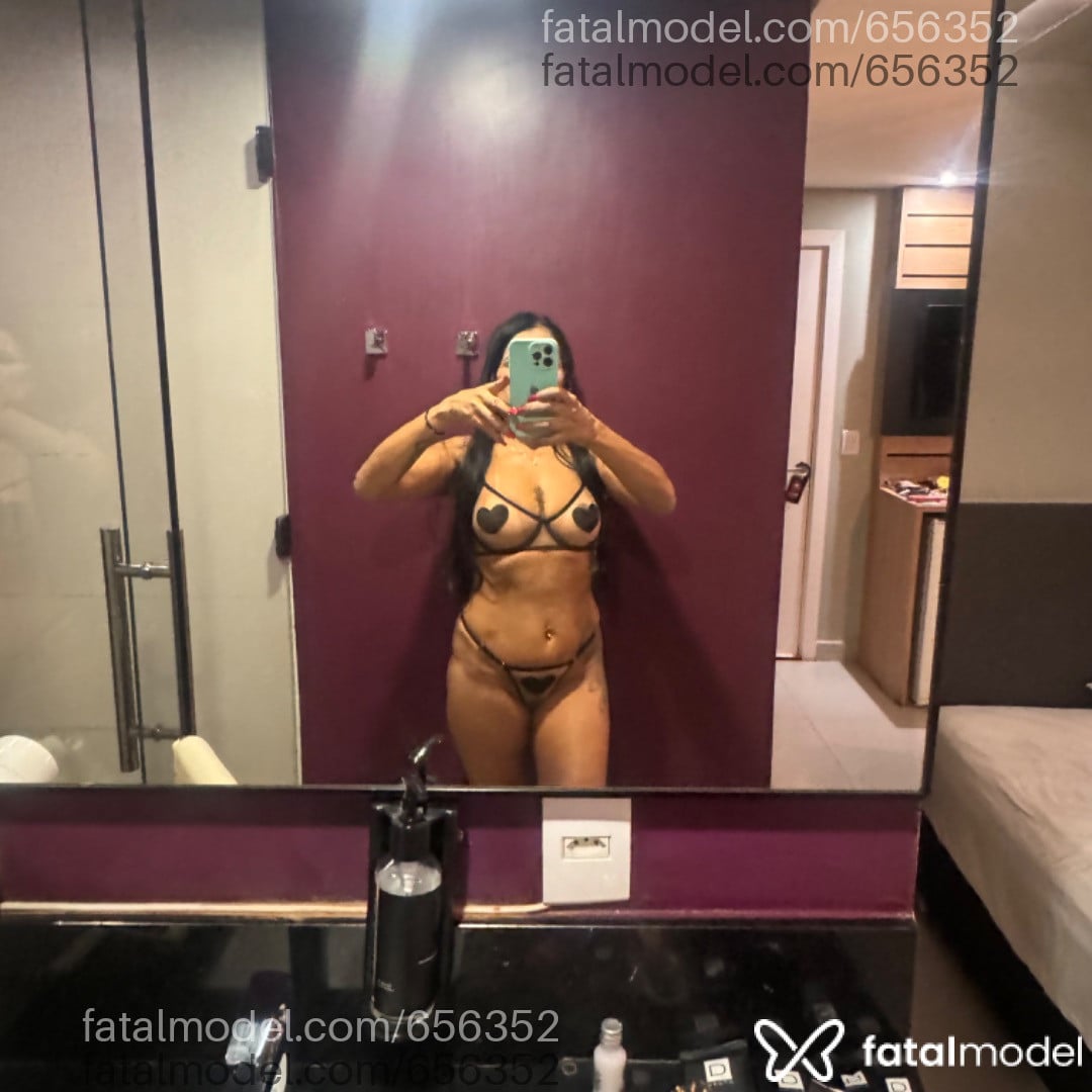 Acompanhante mulher morena (o) de olhos castanhos em Brasília Acompanhante mulher morena (o) de olhos castanhos em Brasília - Pmella baianinha