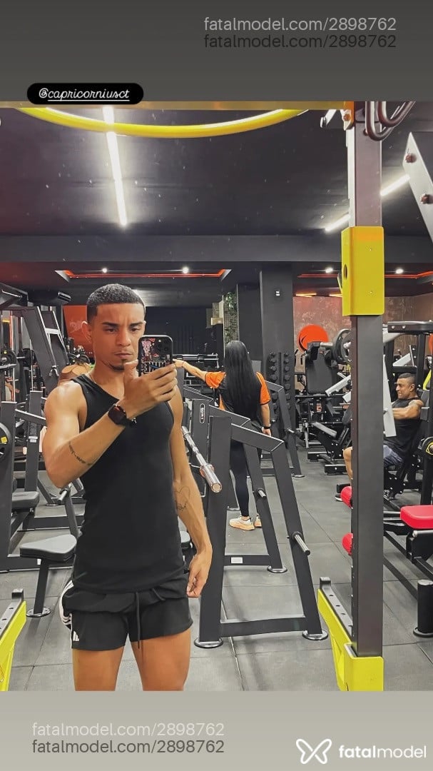 Acompanhante homem morena (o) de olhos mel em Rio de Janeiro - Jonathan