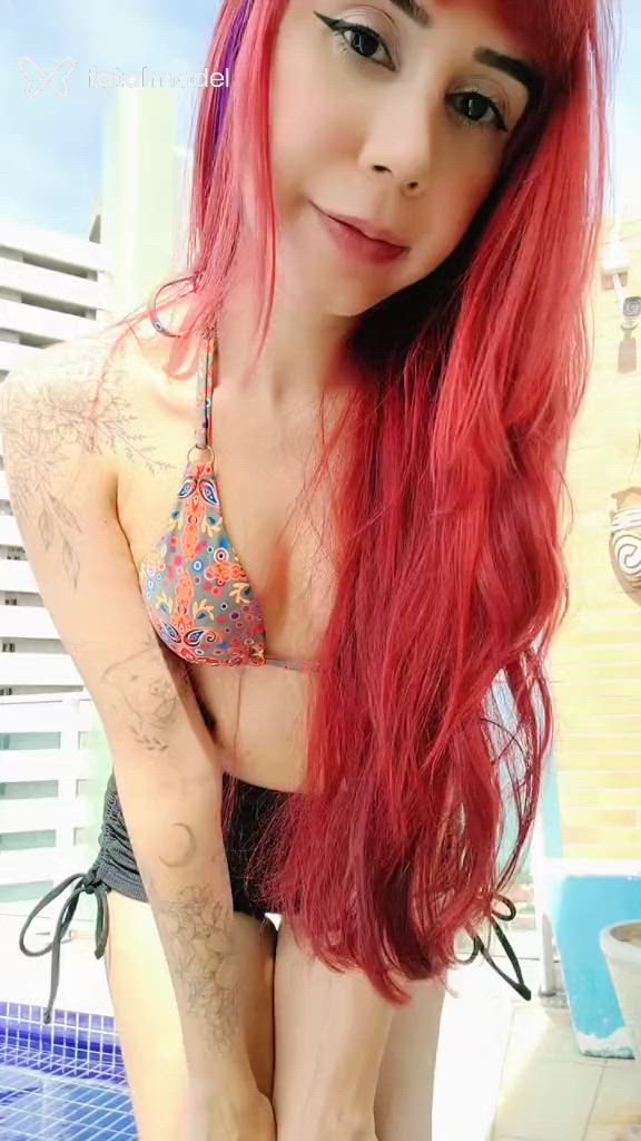 Acompanhante mulher ruiva (o) de olhos pretos - Lexy Fire