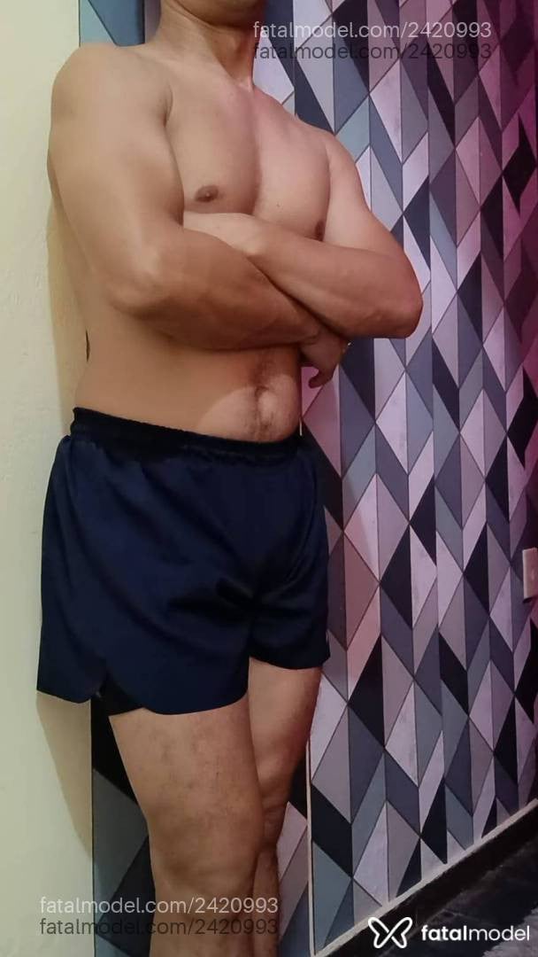 Acompanhante homem morena (o) de olhos castanhos - Cler Torres
