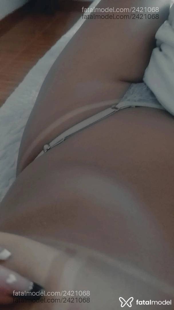 Acompanhante mulher morena (o) de olhos castanhos - Emilly