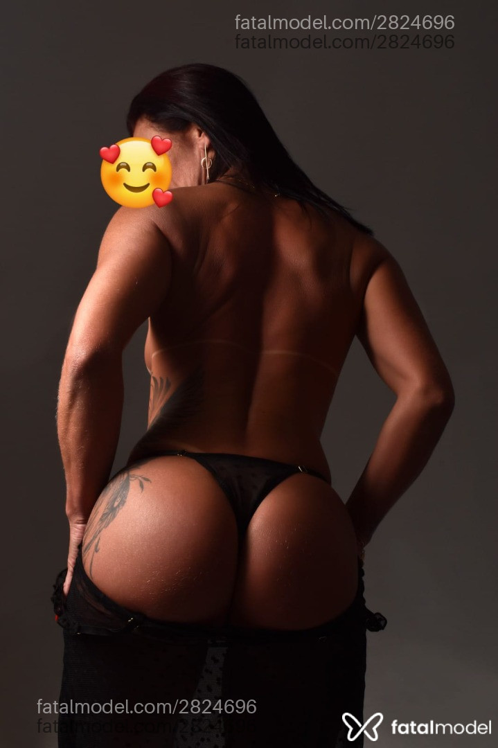 Acompanhante mulher ruiva (o) de olhos azuis - Lara Lara Acompanhante mulher ruiva (o) de olhos azuis - Lara Lara