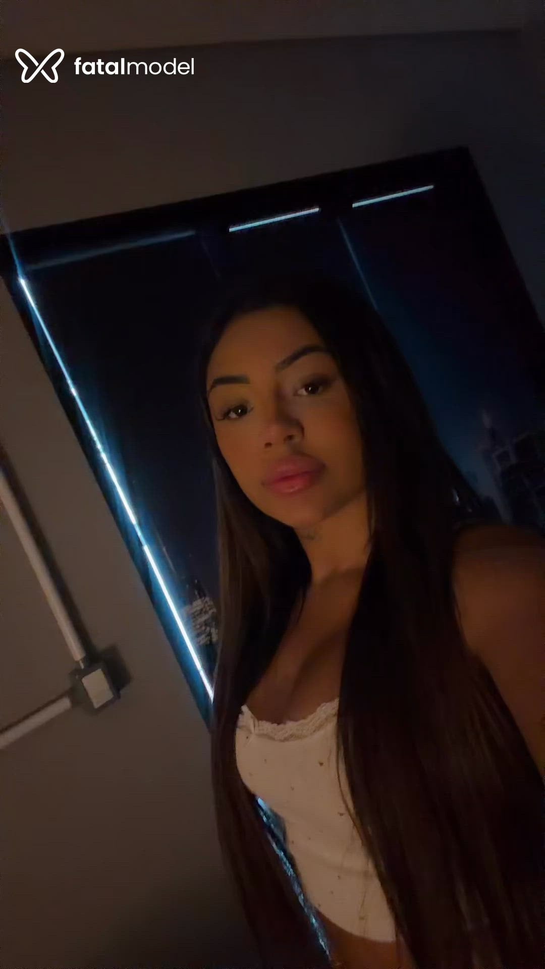 Acompanhante mulher morena (o) de olhos pretos - Mariana Azevedo Acompanhante mulher morena (o) de olhos pretos - Mariana Azevedo