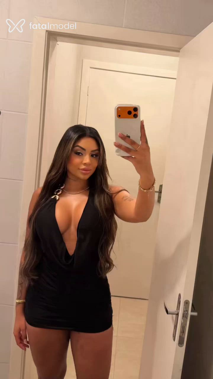Acompanhante mulher morena (o) de olhos pretos - Mariana Azevedo Acompanhante mulher morena (o) de olhos pretos - Mariana Azevedo