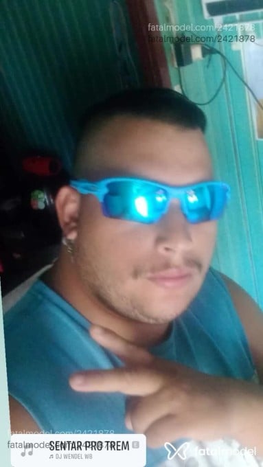 Acompanhante homem com cabelo castanho de olhos castanhos em Tubarão - Edy Alves