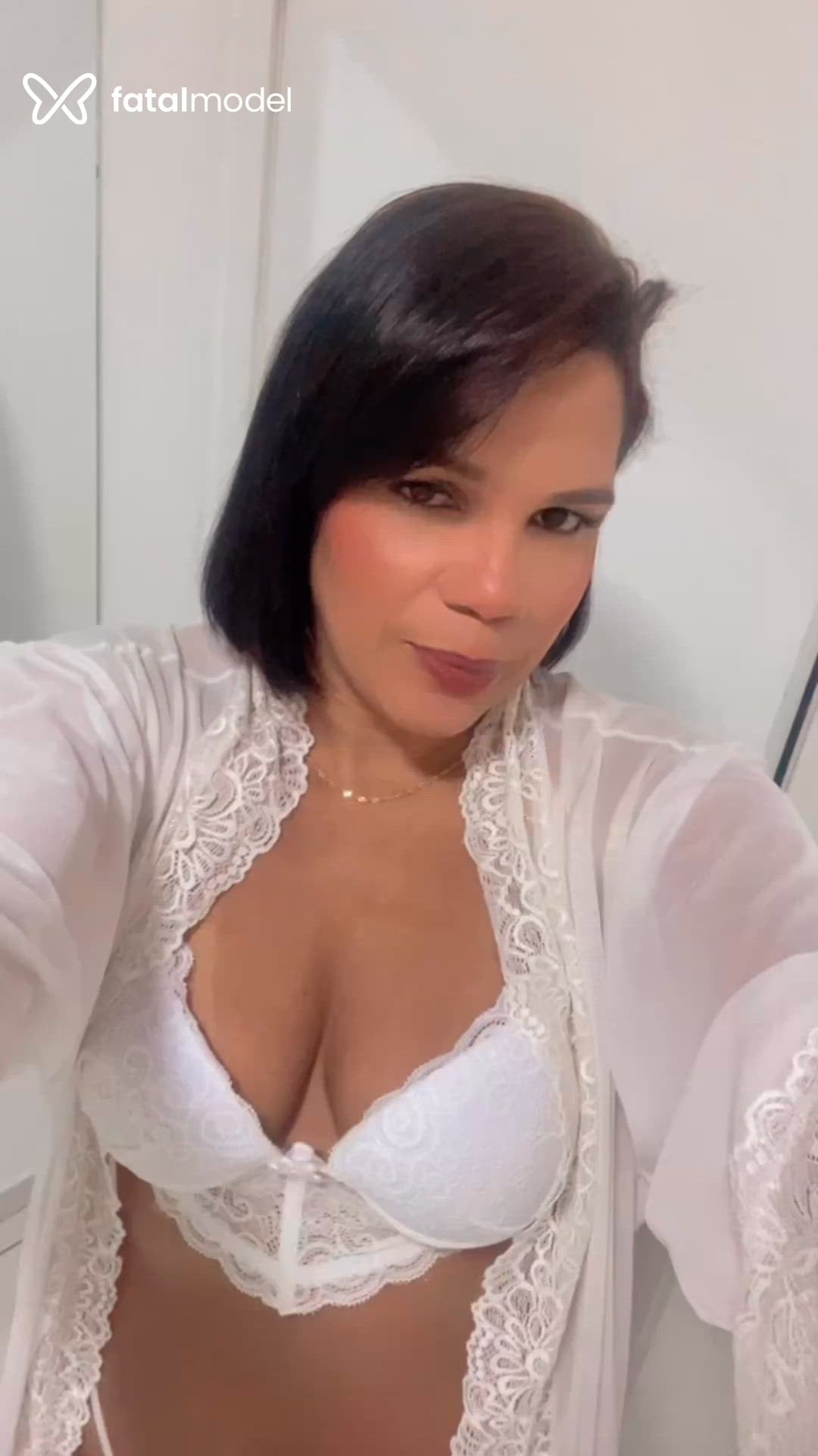 Acompanhante mulher morena (o) de olhos pretos - Bruna Carvalho Acompanhante mulher morena (o) de olhos pretos - Bruna Carvalho