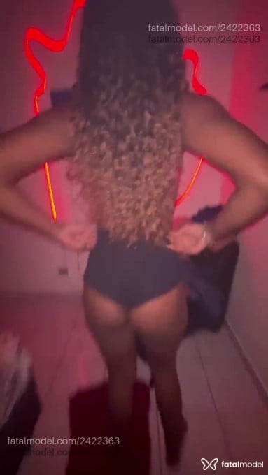 Acompanhante mulher trans morena (o) de olhos pretos em São Paulo Acompanhante mulher trans morena (o) de olhos pretos em São Paulo - Moniky